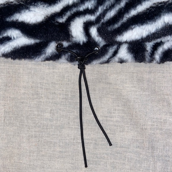 Fuzzy Zebra Print Quarter Zip - Picture 3 of 4